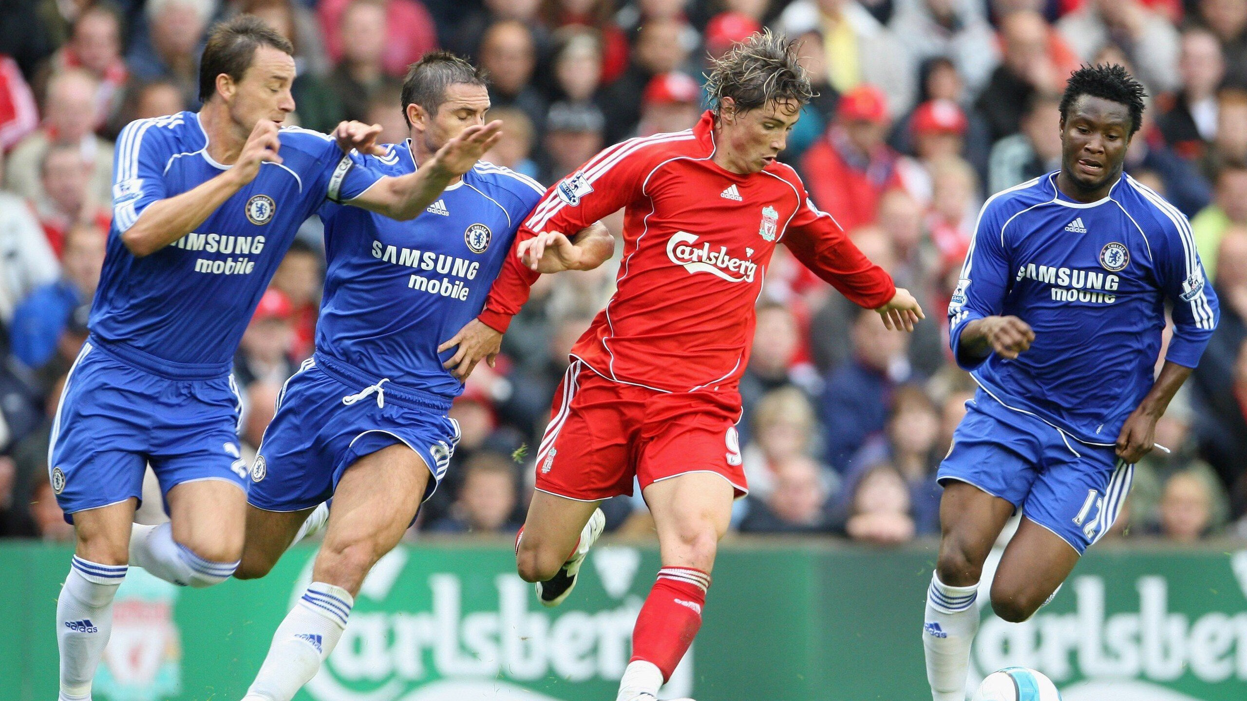 法甲半决赛对决在即！切尔西演练定位球，新疆男篮密集防守应对